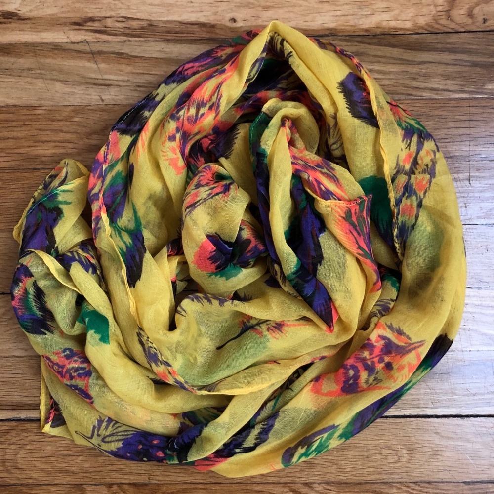 Yellow Feather Pattern Lightweight Scarf